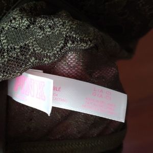 PINK Victoria's Secret Intimates & Sleepwear - 🎆Victoria Secret Green Bralette with Strap Detail PINK Victoria's Secret Intimates & Sleepwear - 🎆Victoria Secret Green Bralette with Strap Detail